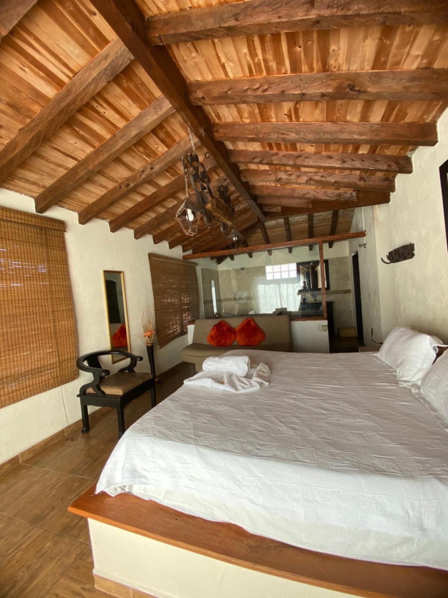 Hostal Oak Tree House Guatapé Exterior foto