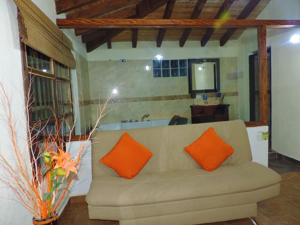 Hostal Oak Tree House Guatapé Exterior foto